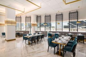 Wyndham Doha West Bay餐廳或用餐的地方