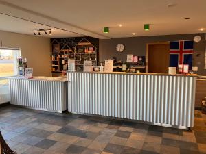 Area lounge atau bar di Start Keflavík Airport