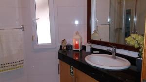 Bilik mandi di Apartamento Jade - 1 bedroom apartment sleeps 3 +9 gambar