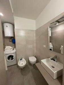 A bathroom at IL GABBIANO