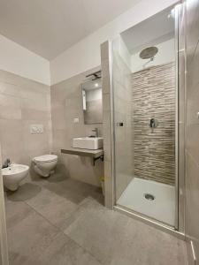 A bathroom at IL GABBIANO