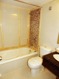 Koupelna v ubytování Hotel O.P.S