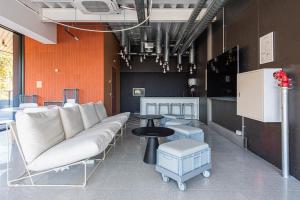 Χώρος καθιστικού στο SHED Vilnius Coliving