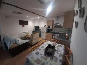 Łóżko lub łóżka w pokoju w obiekcie "Descanso en Babia " VUT-LE-483