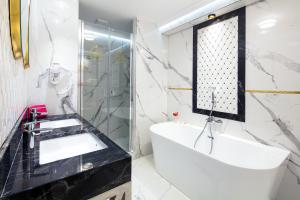 Łazienka w obiekcie Hotel Royal Baltic 4* Luxury Boutique
