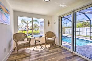 Πισίνα στο ή κοντά στο Englewood Escape with Screened-In Pool and Grill!