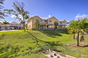 Merritt Island Townhome with Community Pool!室外花園