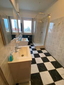 Ένα μπάνιο στο Hostel, Gästehaus zum Molenfeuer +30 φωτογραφίες