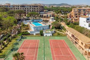 Fotografie z fotogalerie ubytování Studio on the beach, with pool, bar and tennis v destinaci Sitio de Calahonda