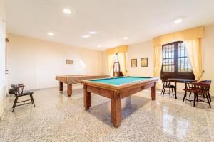 Fotografie z fotogalerie ubytování Studio on the beach, with pool, bar and tennis v destinaci Sitio de Calahonda