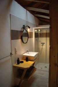 Kúpeľňa v ubytovaní Logis de Bournet