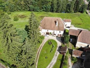 an aerial view of a large house with a yard at Appartement La petite Résie in La Résie-Saint-Martin