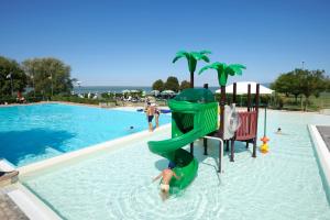 Bassein majutusasutuses Camping & Village Polvese või selle lähedal
