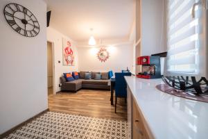 Kuchyňa alebo kuchynka v ubytovaní Art Apartament 2 Ustrzyki Dolne