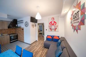 Kuchyňa alebo kuchynka v ubytovaní Art Apartament 2 Ustrzyki Dolne