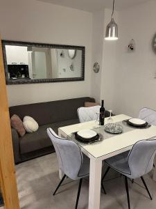 Fotografia z galérie ubytovania Studio apartman Implex v destinácii Dakovo