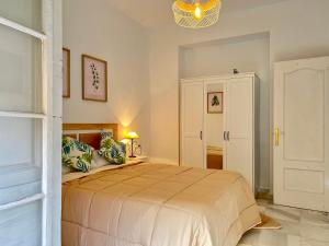 Posteľ alebo postele v izbe v ubytovaní iYOURBASICS Great Apartment Hinestrosa 23 FREE WIFI&AC