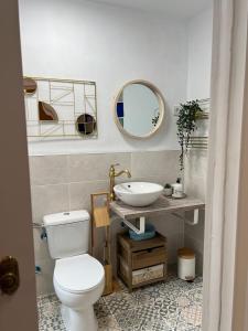 Kúpeľňa v ubytovaní iYOURBASICS Great Apartment Hinestrosa 23 FREE WIFI&AC + 19 fotografií