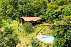 Bazén v ubytování Eco Cabañas San Lorenzo nebo v jeho okolí