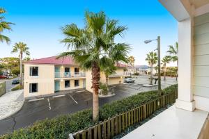 Gallery image of Berniewood in Tybee Island