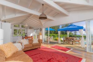 Oleskelutila majoituspaikassa Sunset Villa Norfolk Island - a Mediterranean inspired villa