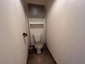 Kúpeľňa v ubytovaní Appartement 3* près plage Les Sables-d'Olonne, 2 chambres, garage, équipements complets - FR-1-197-553