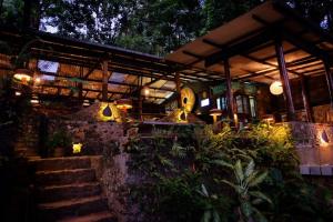 Taman di luar Borderlands Eco Lodge Kithulgala