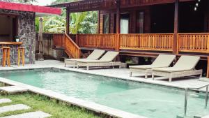 Kolam renang di atau dekat dengan Madaira Villa Senggigi