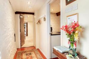 DromoreThe Byre (Unusual and Different).的相册照片