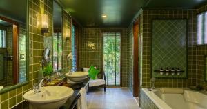 Koupelna v ubytování Angkor Village Hotel - Small Luxury Hotels of the World