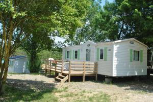 Fotografia z galérie ubytovania Camping le Lac de Thoux v destinácii Saint-Cricq