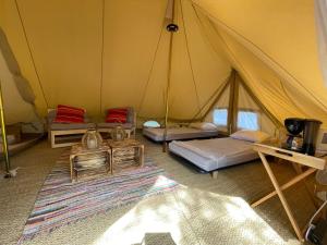 Postel nebo postele na pokoji v ubytování Camping Les Portes de Sancerre