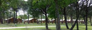 Fotografia z galérie ubytovania Camping le Lac de Thoux v destinácii Saint-Cricq