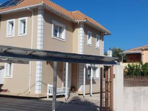 Photo de la galerie de l'établissement Villa Morris, à Nydri