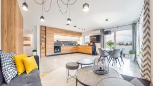 Kuchyňa alebo kuchynka v ubytovaní Apartament Grey 10 C Perłowa Przystań - Holiday City