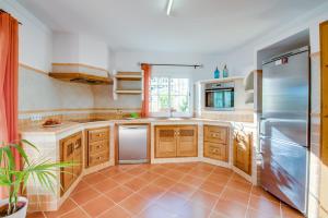 Kuchyňa alebo kuchynka v ubytovaní Ideal Property Mallorca - Can Jaume