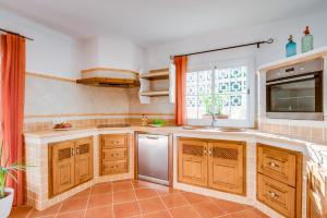 Kuchyňa alebo kuchynka v ubytovaní Ideal Property Mallorca - Can Jaume