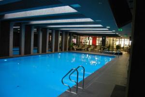 Bazén v ubytovaní Imperial Suites alebo v jeho blízkosti