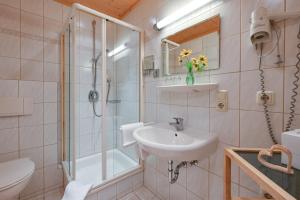 Koupelna v ubytování Landhaus Grobert