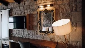 TV a/nebo společenská místnost v ubytování Assos Zeyti̇n Han Special Class Hotel Adults only 12