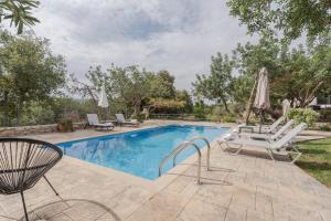 Bazén v ubytovaní Villa Archodia - With Private Pool alebo v jeho blízkosti