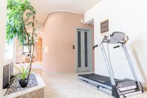 Posilňovňa alebo fitness centrum v ubytovaní Villa Archodia - With Private Pool