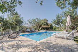 Bazén v ubytovaní Villa Archodia - With Private Pool alebo v jeho blízkosti