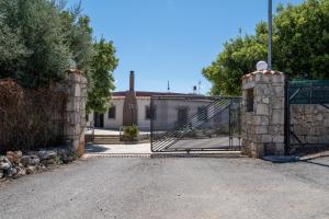 Fotografia z galérie ubytovania Villa Archodia - With Private Pool v destinácii Prinés