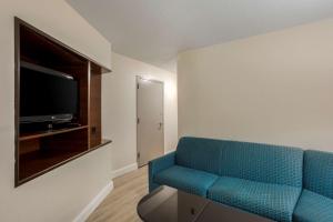 TV a/nebo společenská místnost v ubytování Comfort Inn & Suites Mt Laurel-Philadelphia