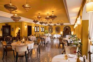 Restaurant ou autre lieu de restauration dans l'établissement Kasbah Tamadot