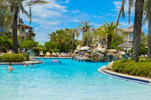 Bazén v ubytování Villages of Crystal Beach CoCo Bliss nebo v jeho okolí