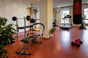 Posilňovňa alebo fitness centrum v ubytovaní Wellness Hotel Gendorf