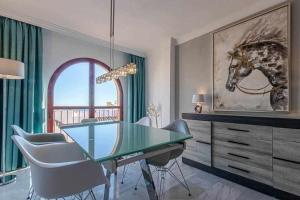 Fotografie z fotogalerie ubytování 797 Holiday Rentals -Lujoso Atico duplex en el centro de Benalmadena v destinaci Benalmádena