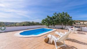 Bazén v ubytovaní Casa Vistalegre Mijas by Ruralidays alebo v jeho blízkosti